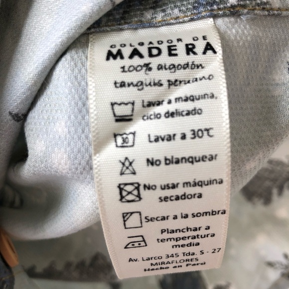 Colgador de Madeira. Short sleeve button up shirt. - Picture 5 of 7